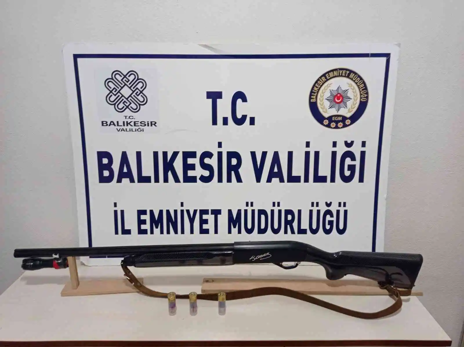 Balıkesir’de aranan 62 şahsa gözaltı