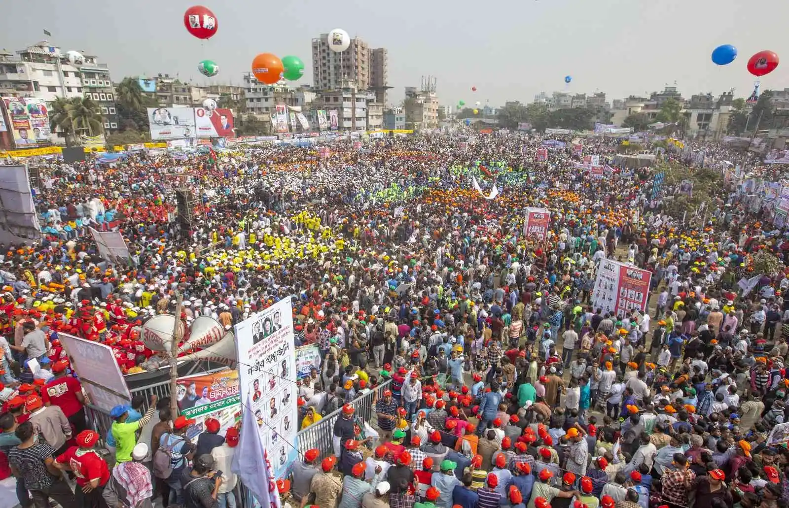 Bangladeş’te binlerce kişinin katılımıyla hükümet karşıtı protesto
