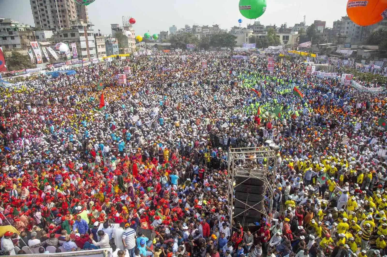 Bangladeş’te binlerce kişinin katılımıyla hükümet karşıtı protesto
