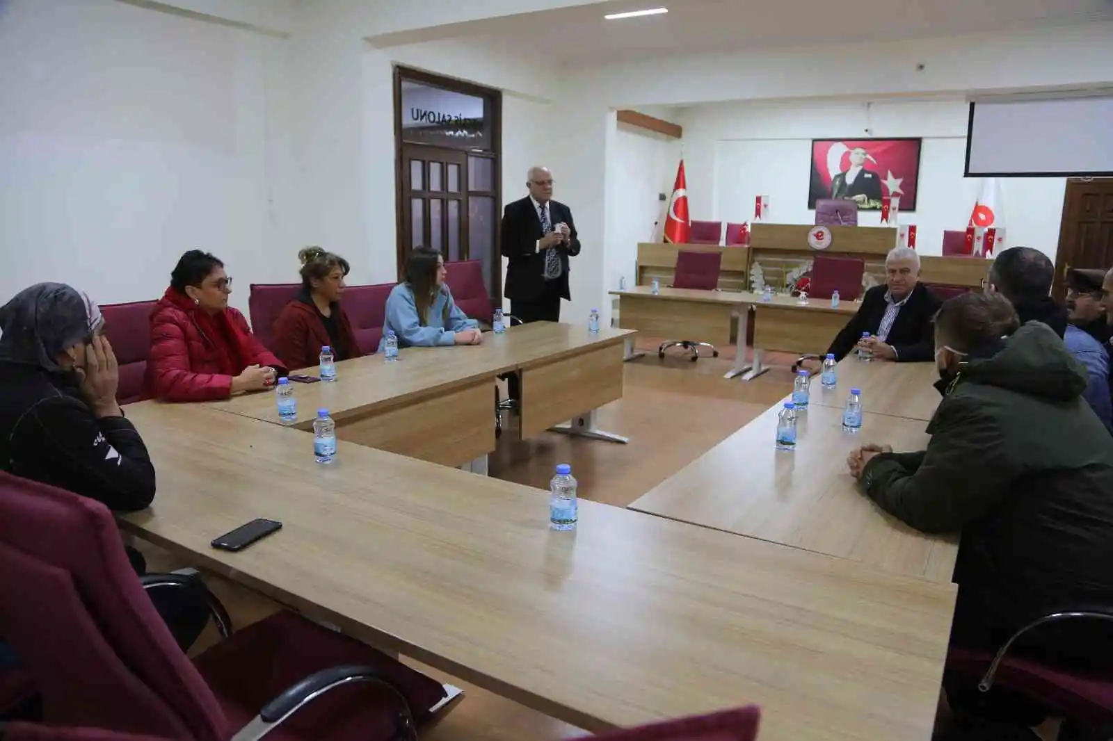 Başkan Atay esnafa verdiği sözü tuttu, ikinci el pazarı taşındı