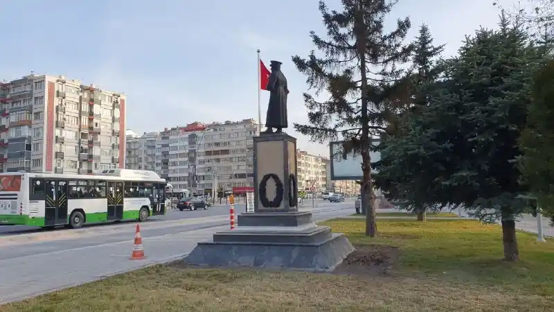 Başkan Büyükkılıç: “Biz belediyeciliğin şov değil, hizmet tarafındayız”