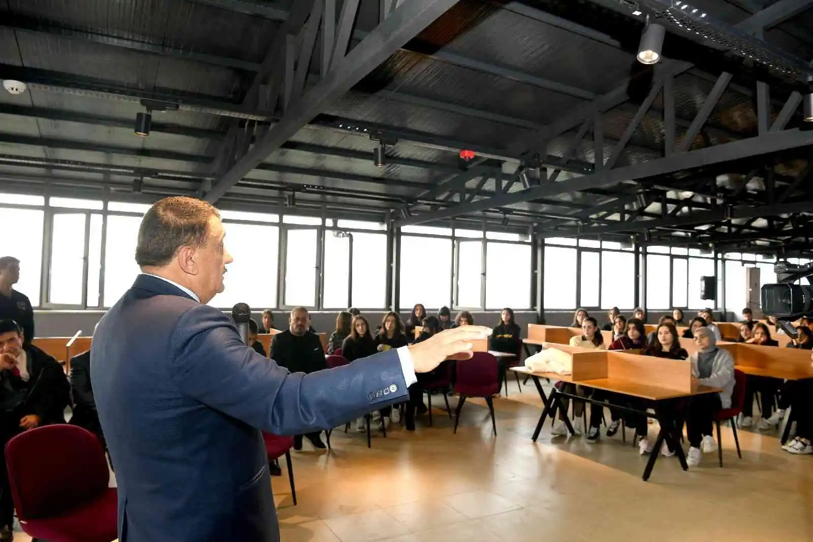 Başkan Gürkan ‘Kariyer Günleri’ programına katıldı