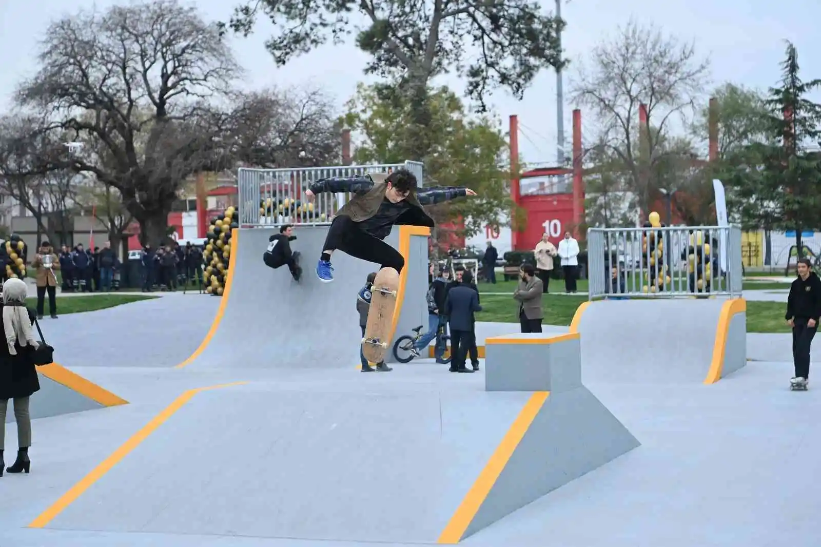 Başkan Yılmaz’dan gençlere skate park