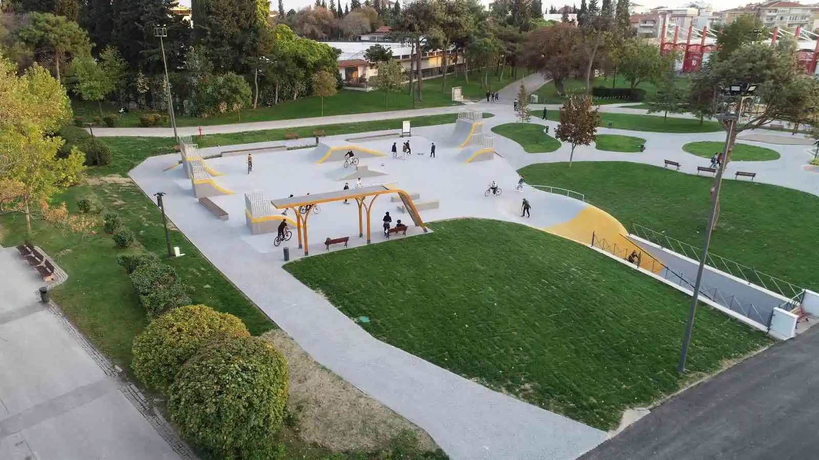Başkan Yılmaz’dan gençlere skate park