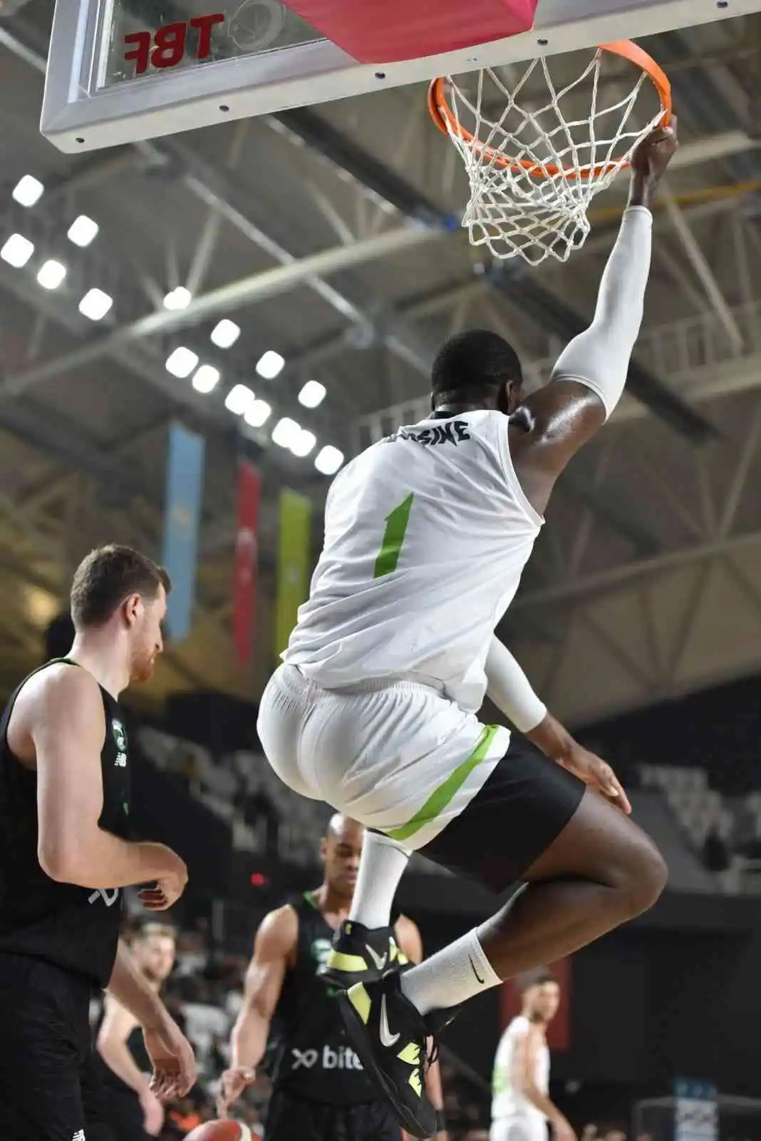 Basketbol Süper Ligi: Manisa Büyükşehir Belediyespor: 73- Darüşşafaka: 92
