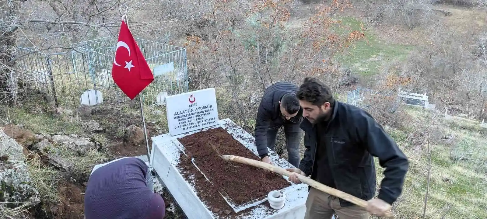 Batman’da şehit mezarları onarılıyor