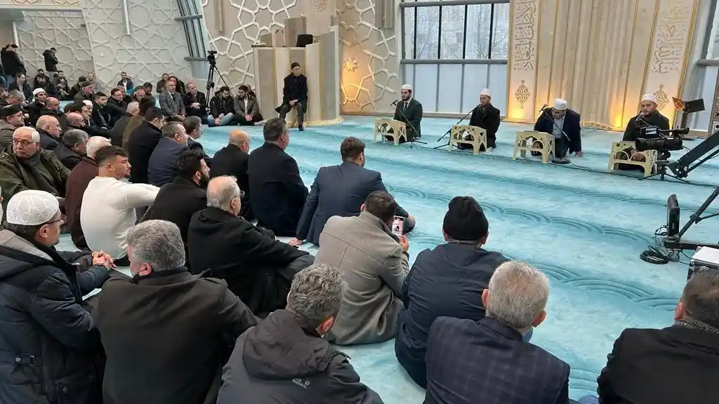 Bilge Ana lakaplı Mevlüde Genç için Almanya'da mevlit okutuldu