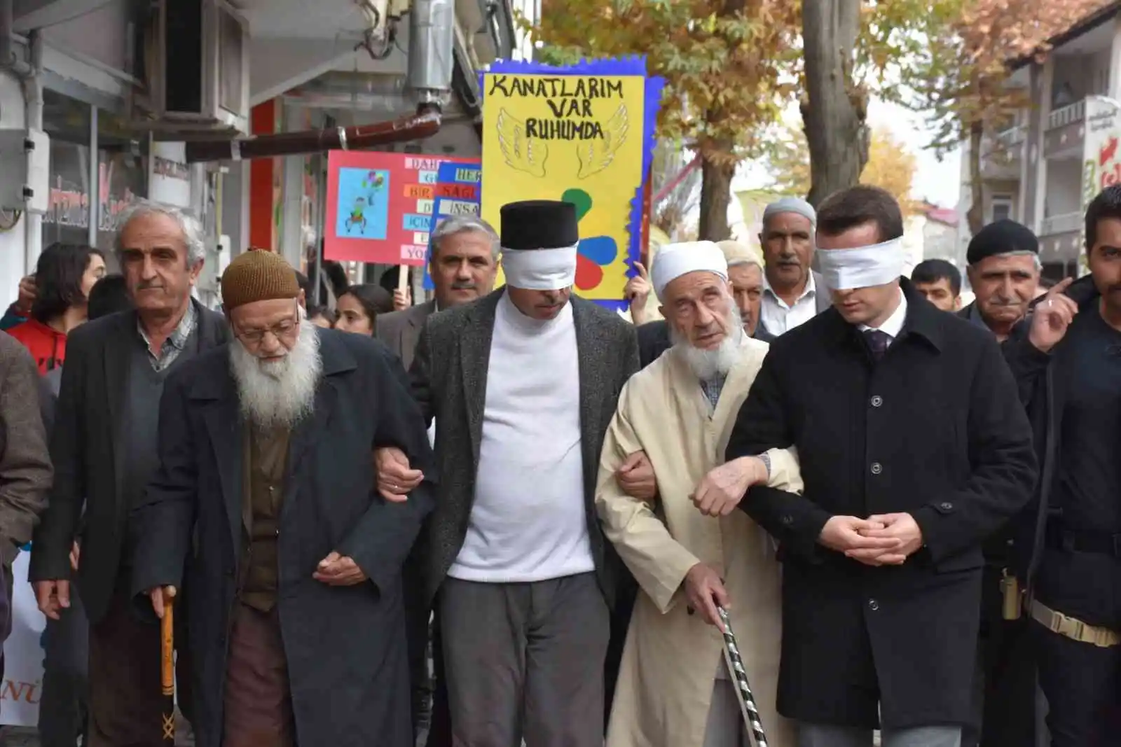 Bingöl'de 'empati yürüyüşü' düzenlendi