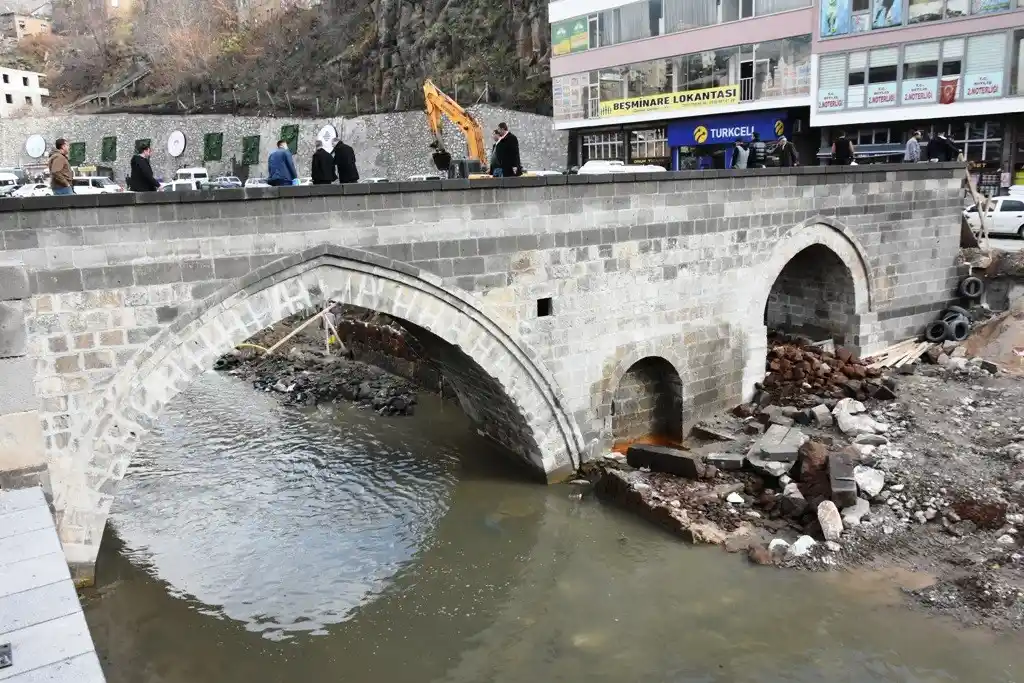 Bitlis’te tarihi köprülerin restorasyonu tamamlandı
