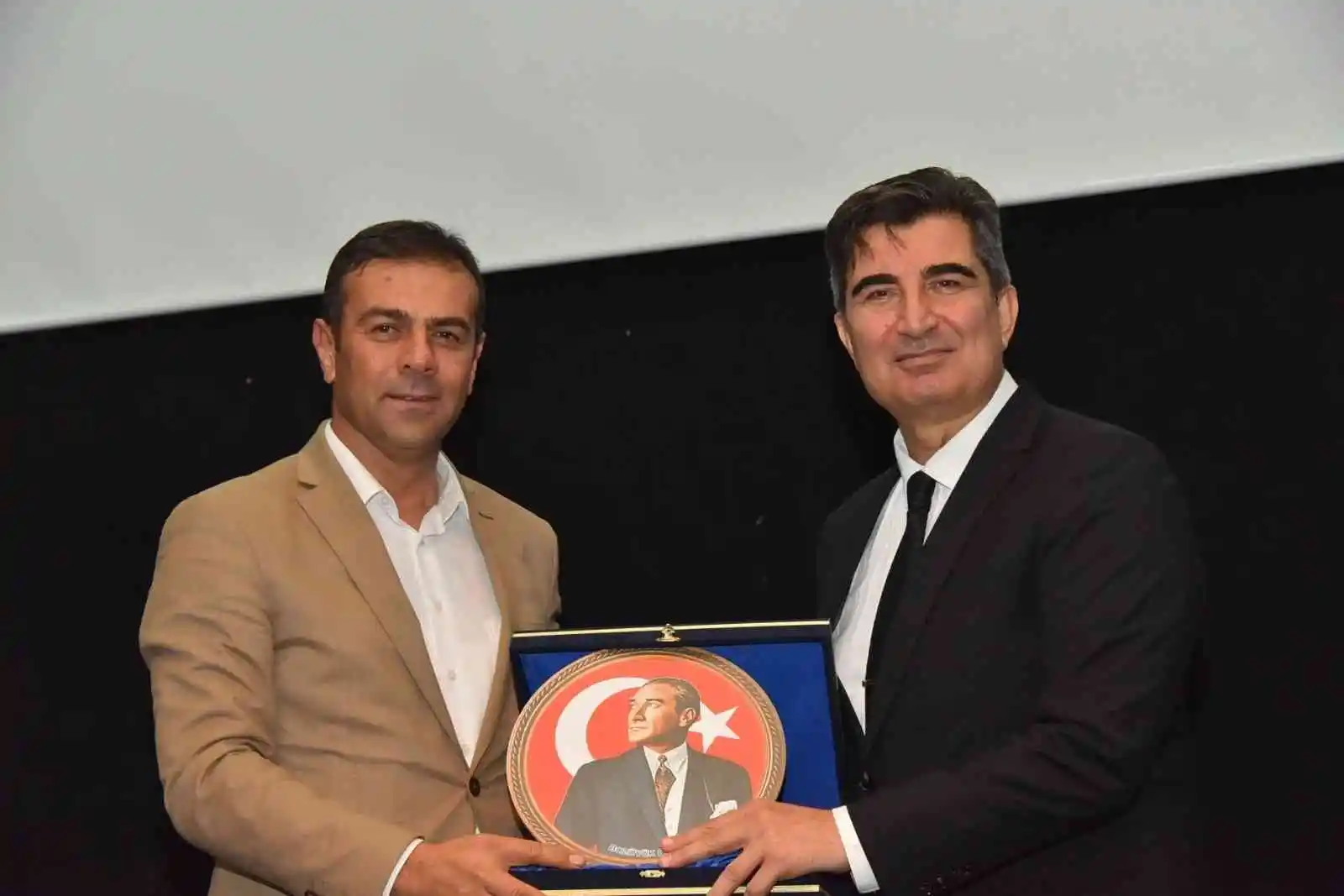Bozüyük'te "Önce Vatan" isimli konferans düzenlendi
