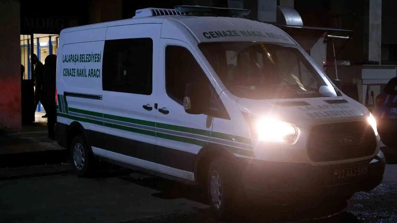 Bulgaristan unsurlarınca dövülerek yarı çıplak halde ölüme itilen göçmen donarak hayatını kaybetti