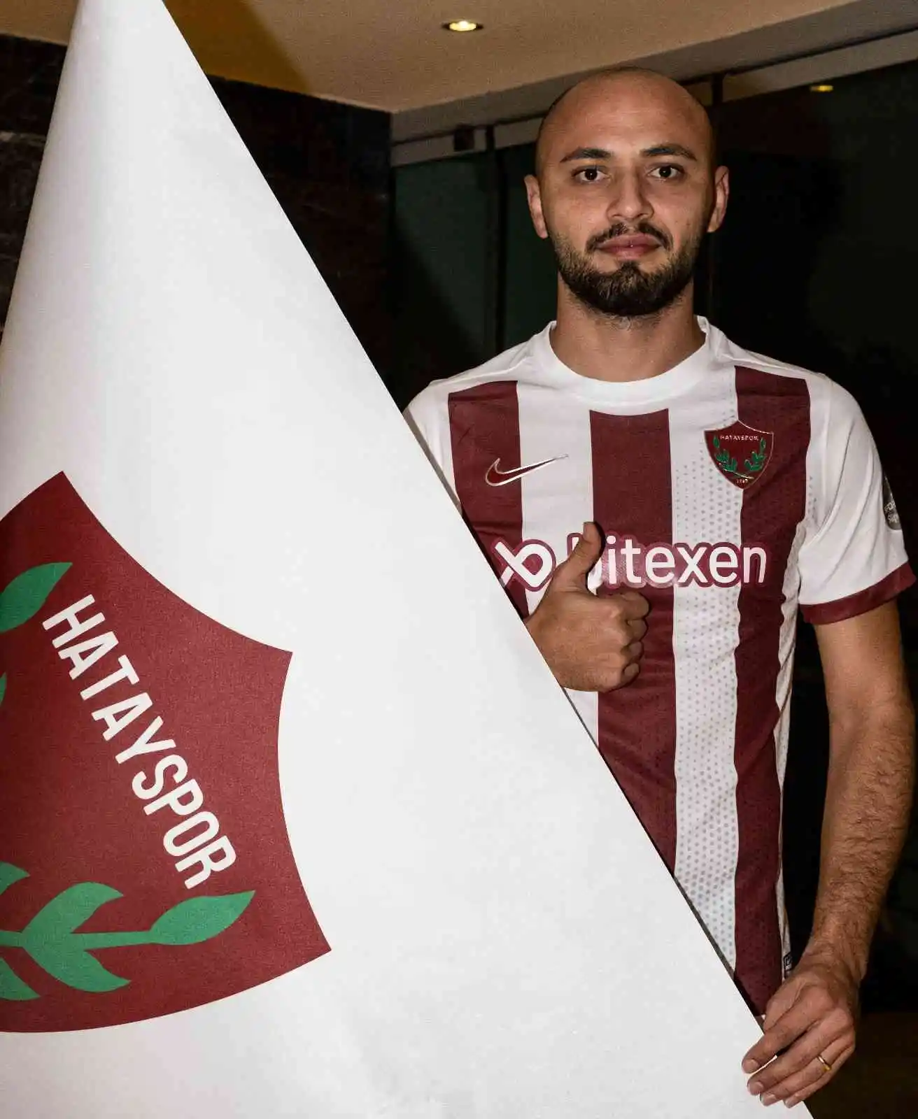 Burak Bekaroğlu Hatayspor'da
