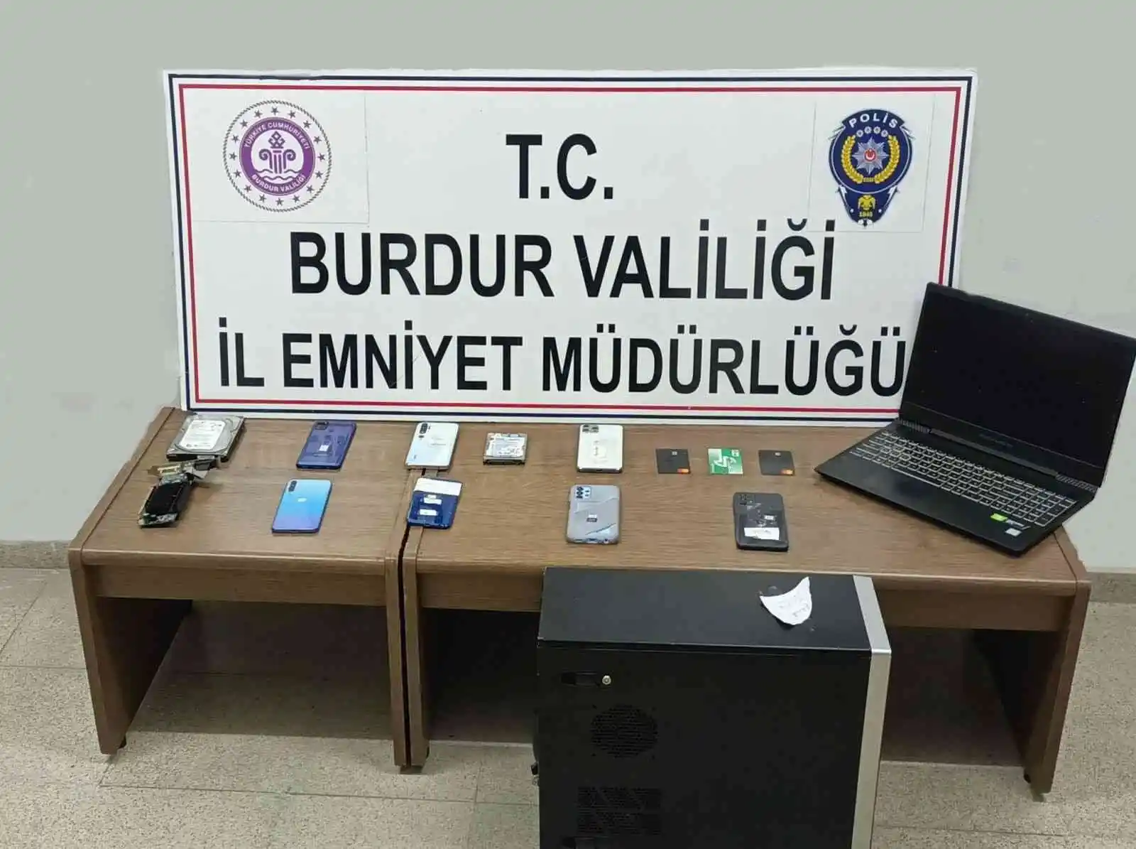 Burdur merkezli dolandırıcılık operasyonunda 3 tutuklama