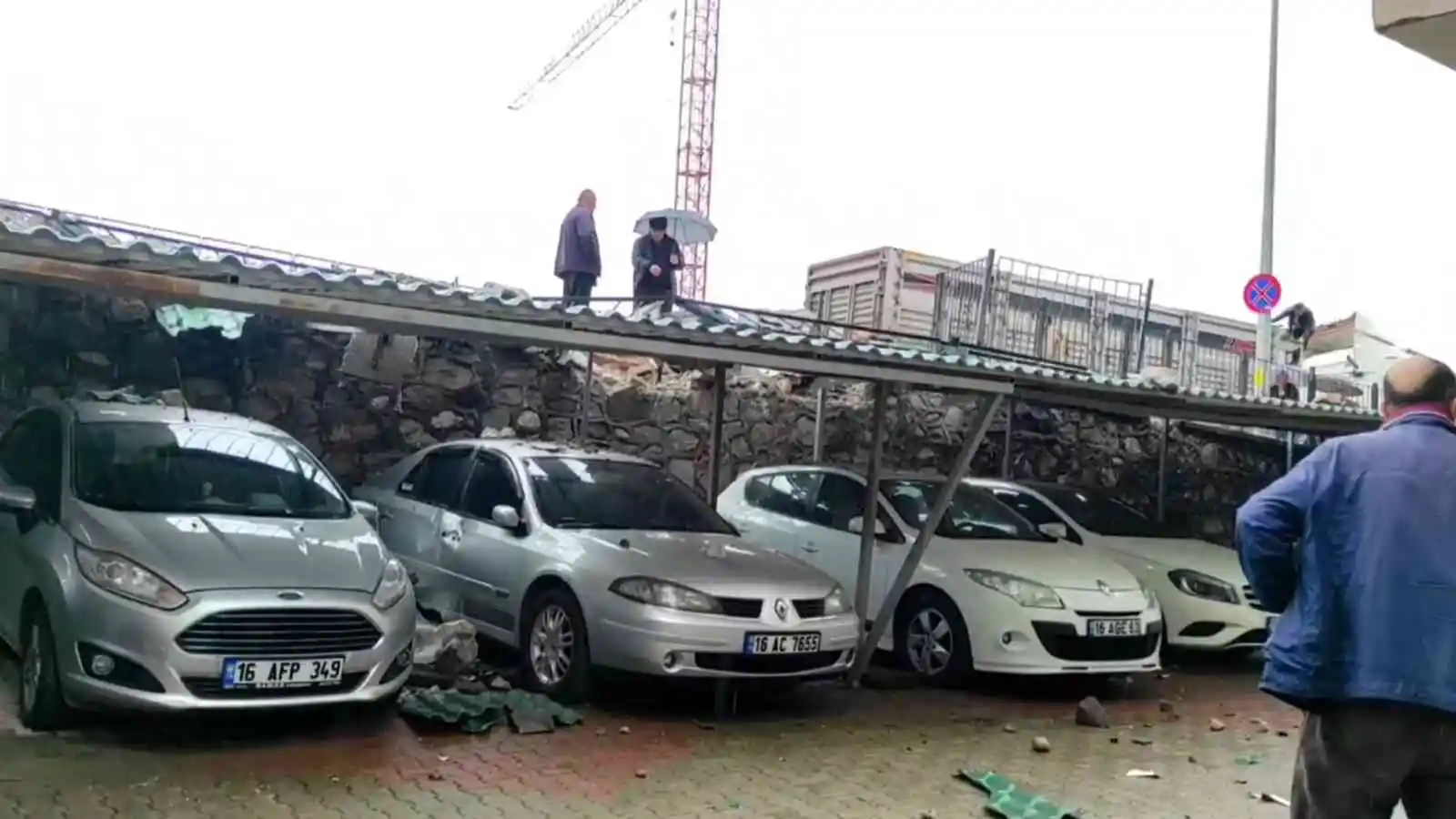 Bursa’da tır kazası kamerada
