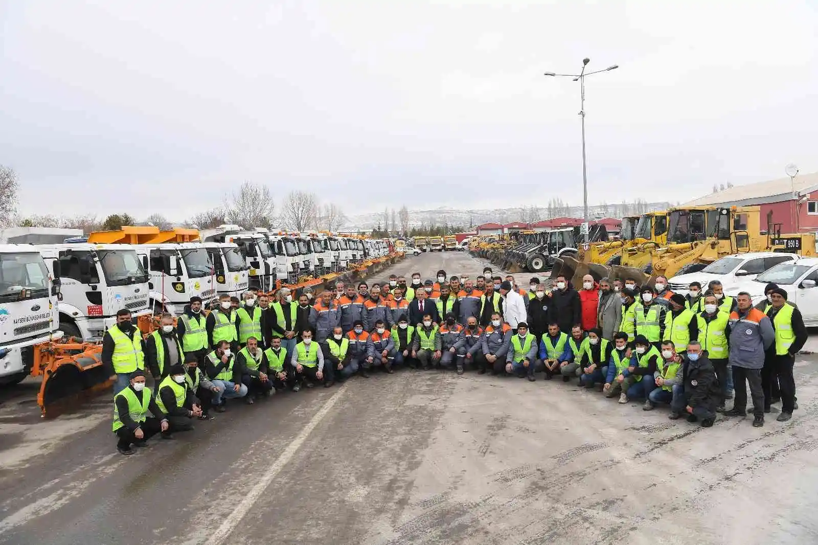 Büyükşehir’in 156 araç ve 328 personeli, karla mücadele için hazır
