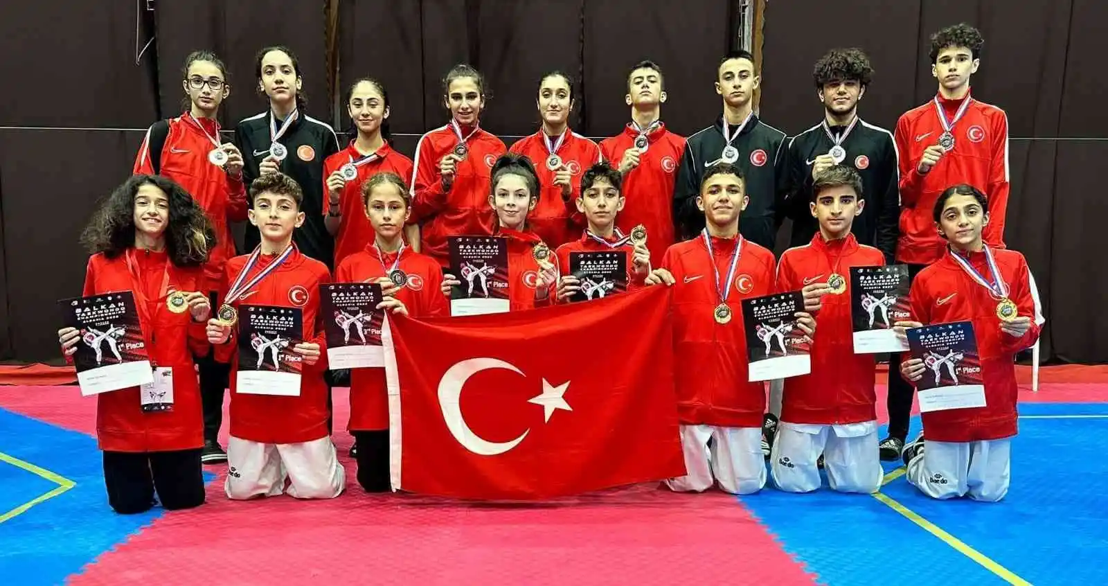 Büyükşehirli sporcular Arnavutluk'tan boş dönmedi
