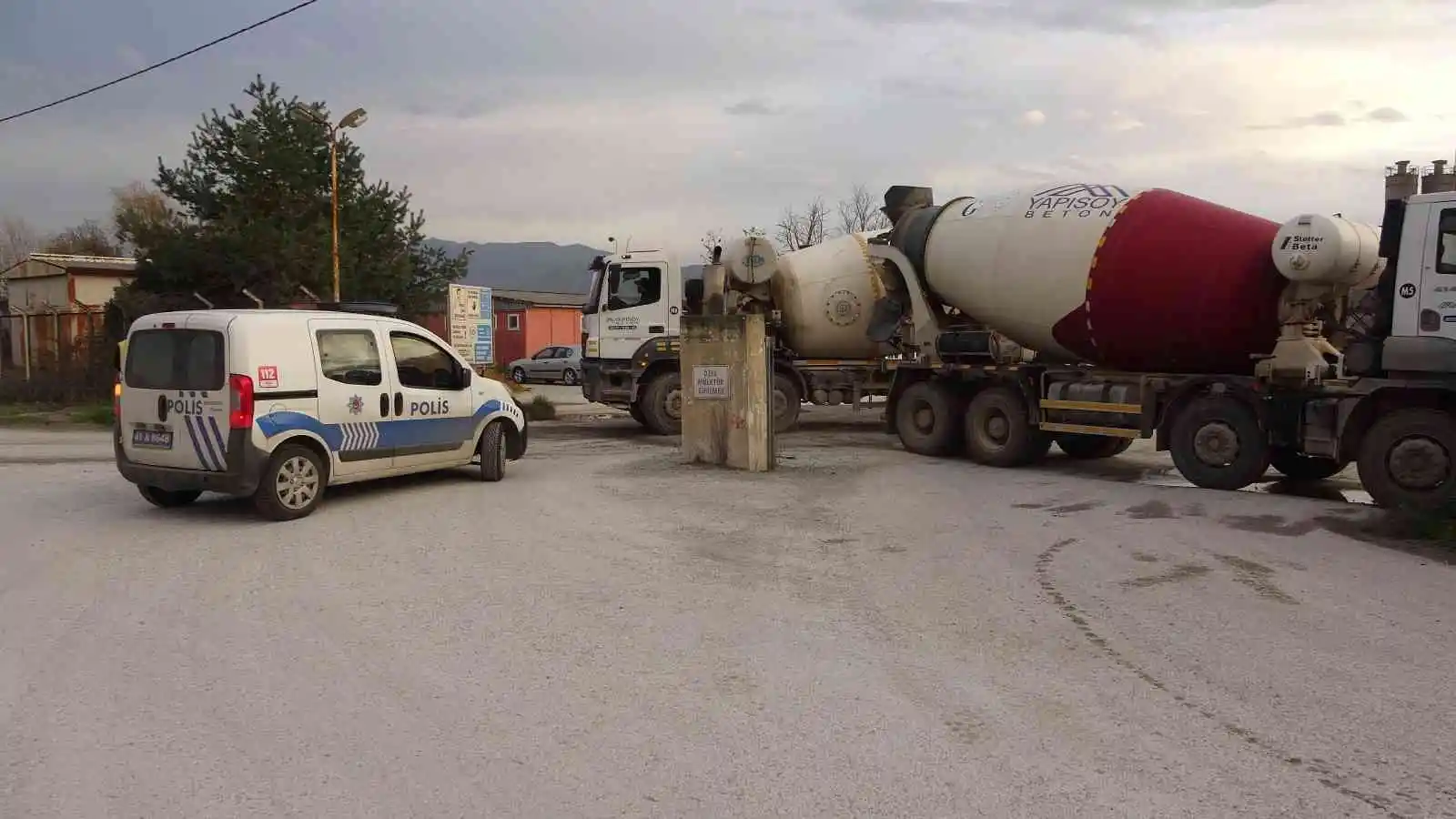 Çalıştığı makineye sıkışan işçi hayatını kaybetti
