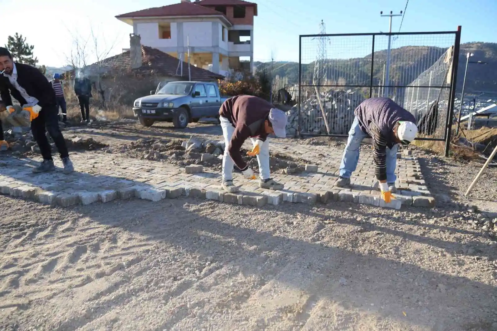 Çameli'nde kilit parke çalışmaları sürüyor
