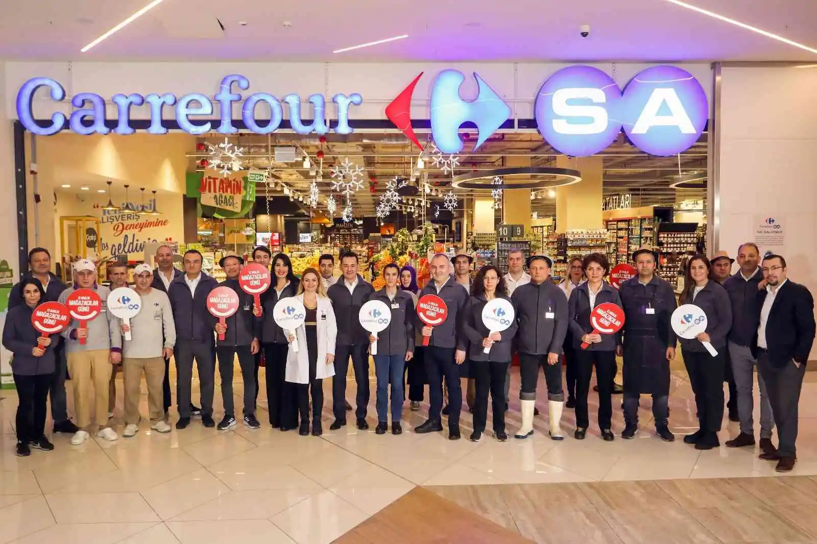 CarrefourSA, Mağazacılar Günü'nü çalışanlarıyla kutladı