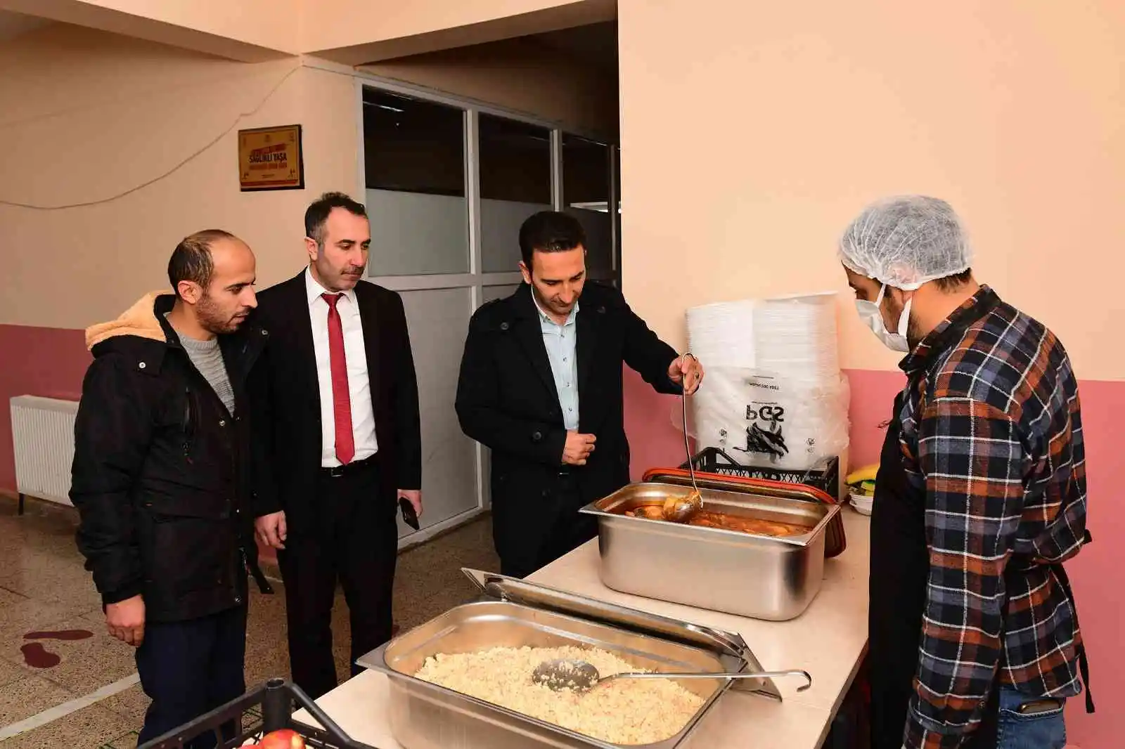 Çatak’ta her kademede okuyan öğrenciye ücretsiz yemek
