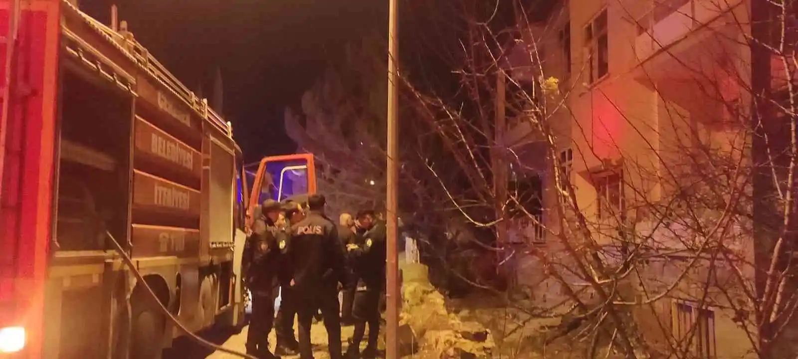 Çatı katı yangını paniğe neden oldu