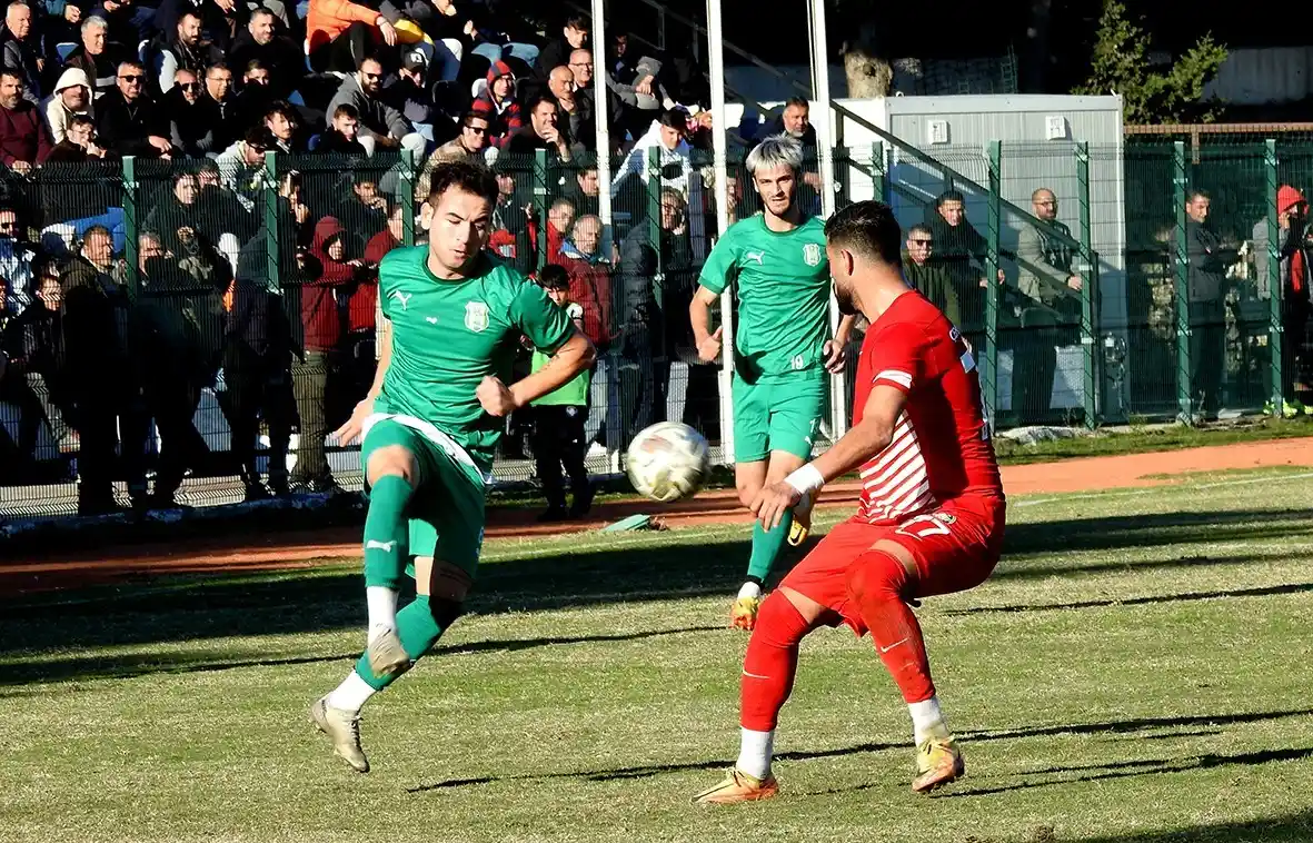 Çeşme Belediyespor, ligin ilk devresini 5-1 galibiyetle kapattı