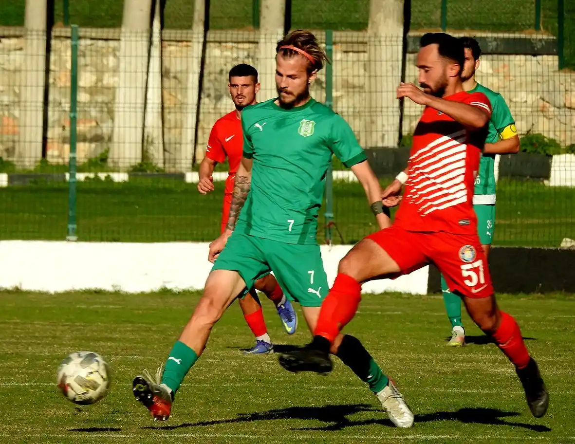 Çeşme Belediyespor, ligin ilk devresini 5-1 galibiyetle kapattı