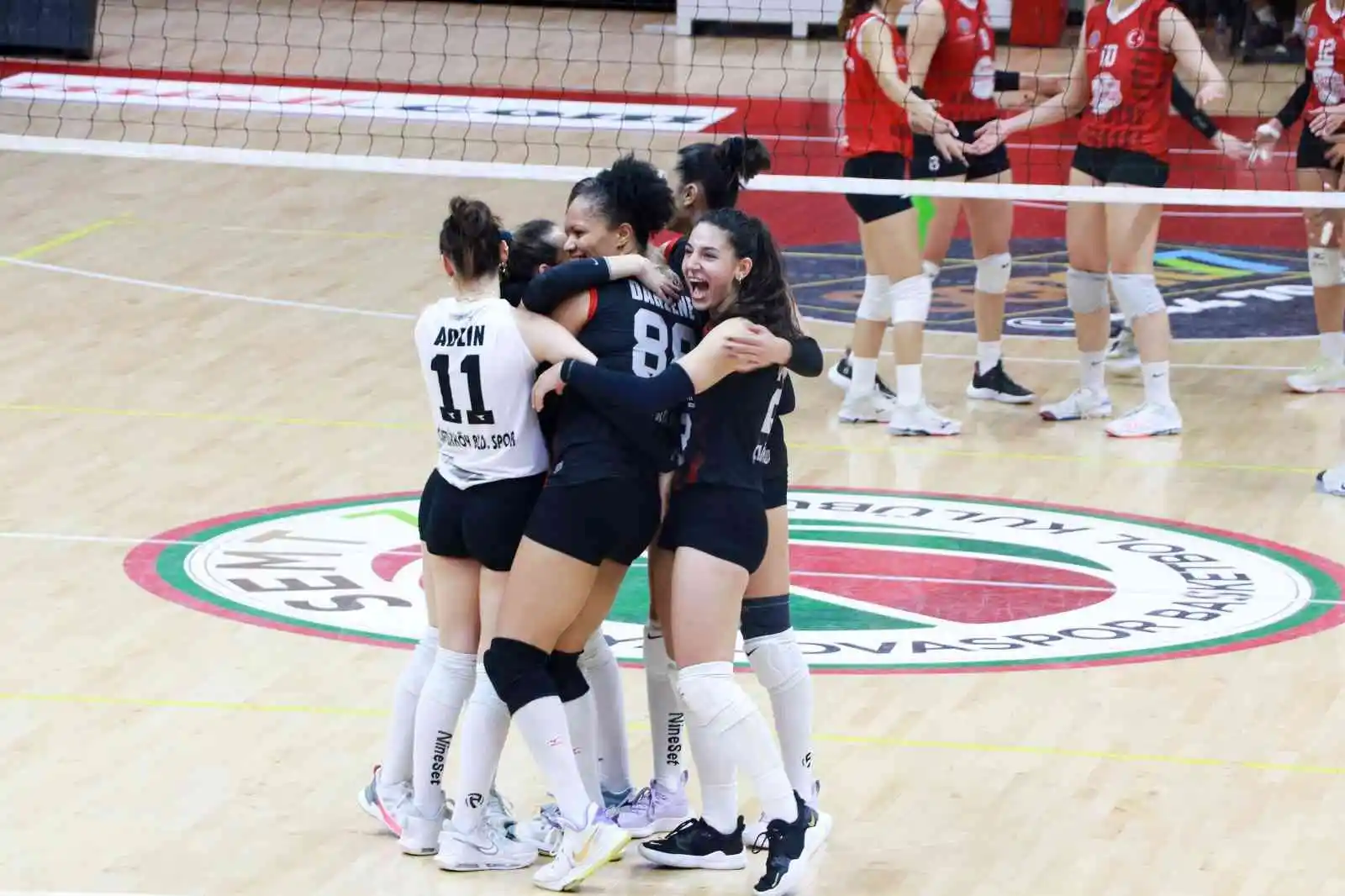 Çiftlikköy Sultanları ilk galibiyetini Havran’a karşı aldı