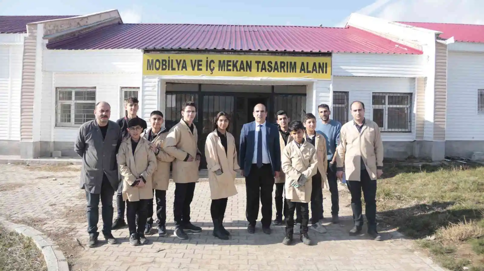 Cirosuyla fabrikaları geçen okul
