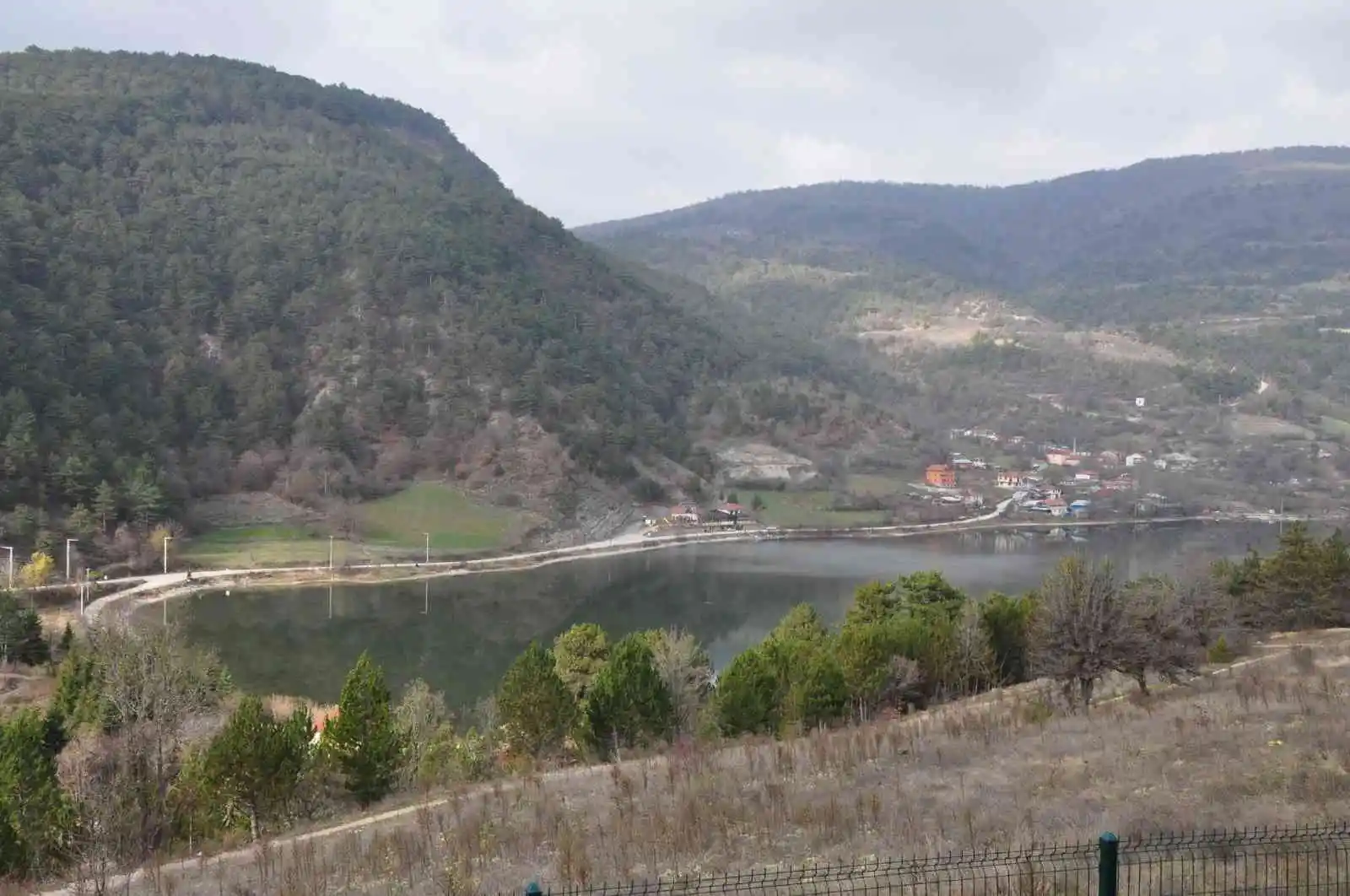 Çubuk Gölü’nde mest eden manzara