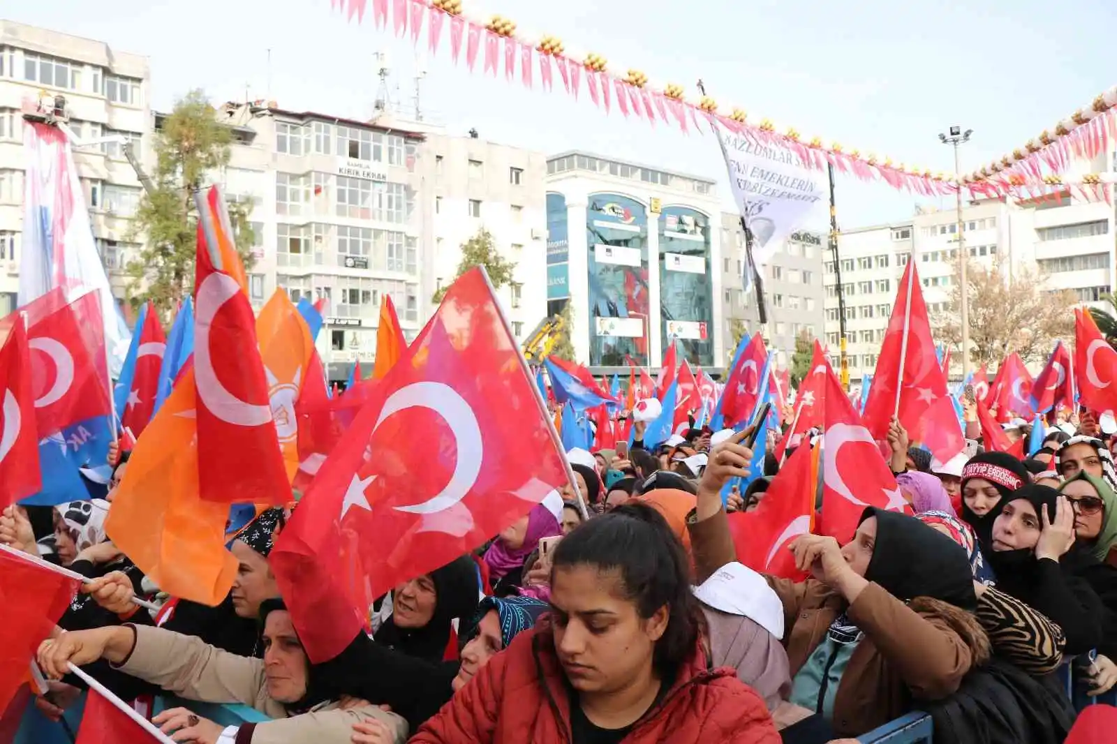 Cumhurbaşkanı Erdoğan: “İthal danışmanlarla yürümedik biz yollarda”
