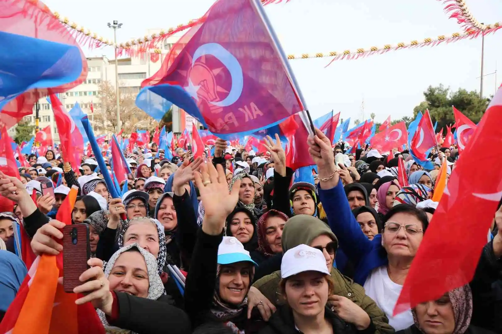 Cumhurbaşkanı Erdoğan: “İthal danışmanlarla yürümedik biz yollarda”
