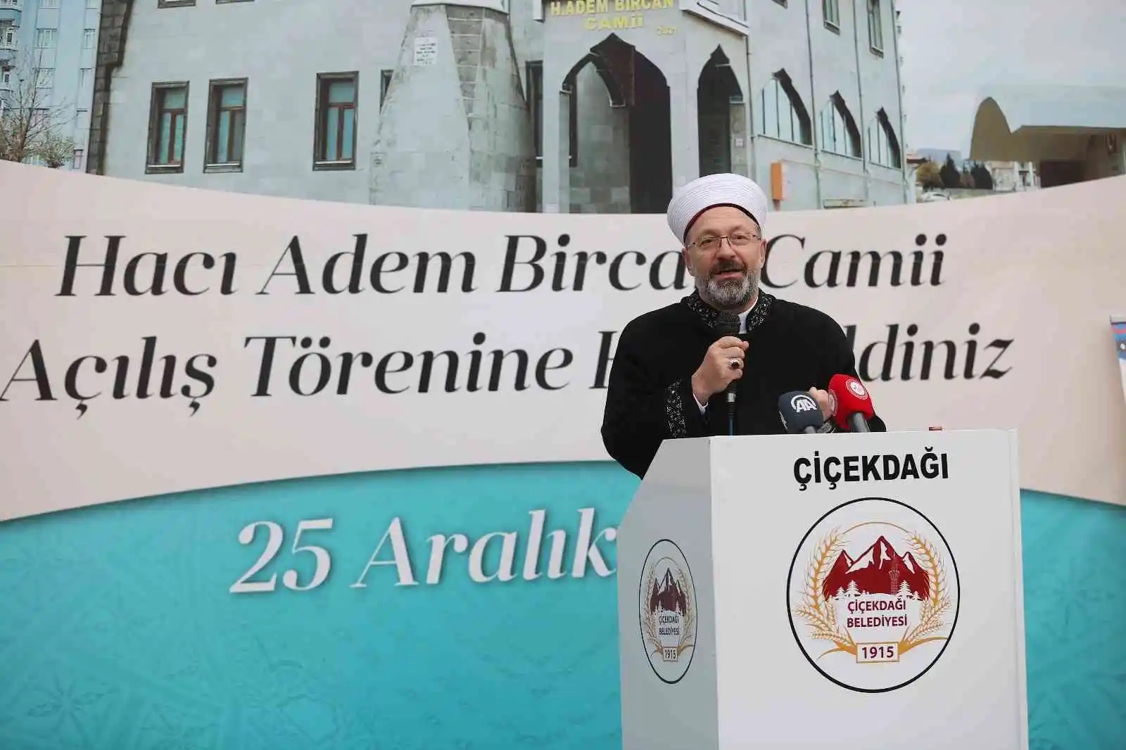 Diyanet İşleri Başkanı Erbaş, Kırşehir’de Hacı Adem Bircan Camii’nin açılışına katıldı
