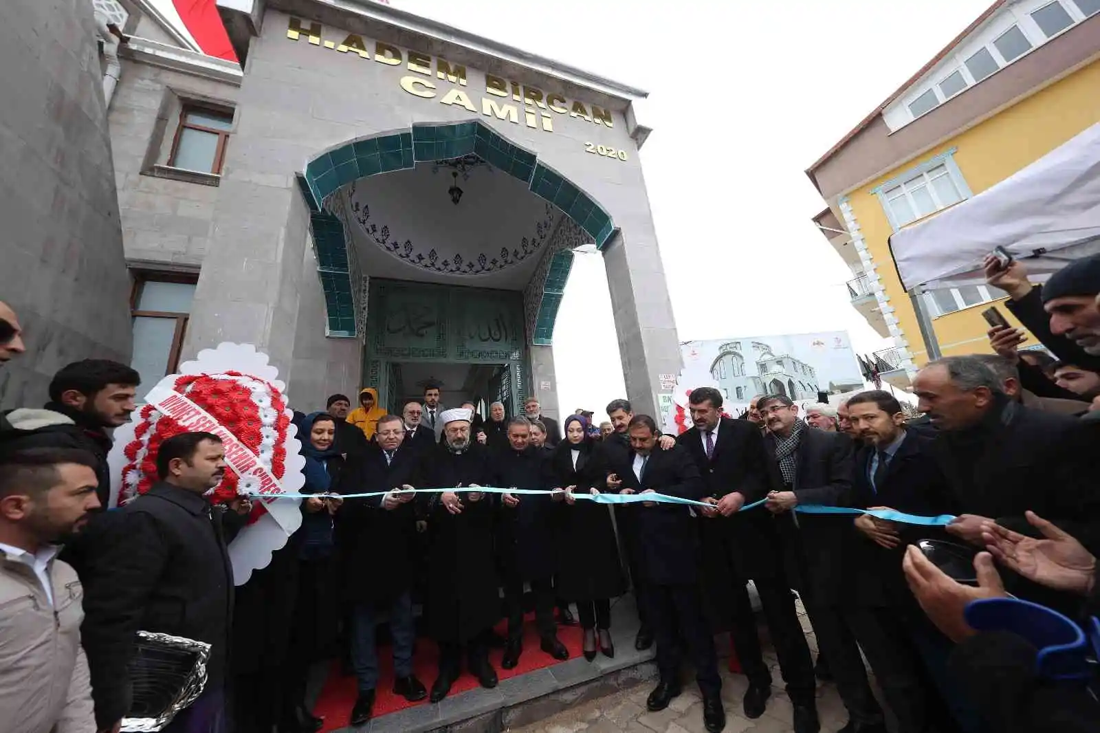 Diyanet İşleri Başkanı Erbaş, Kırşehir’de Hacı Adem Bircan Camii’nin açılışına katıldı
