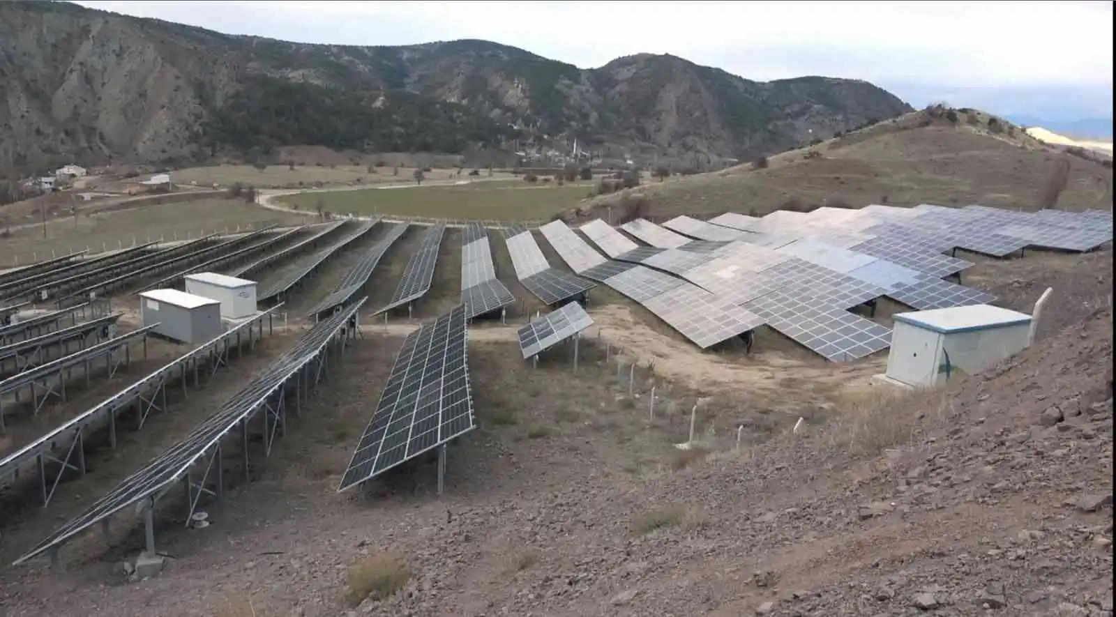 Doğu Karadeniz’in en büyük güneş enerji santrali tam kapasite üretime başladı
