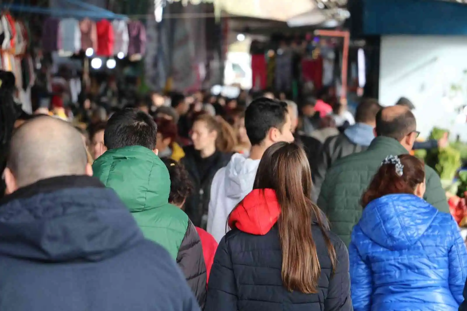 Edirne’ye akın eden Bulgarlar esnafın yüzünü güldürdü
