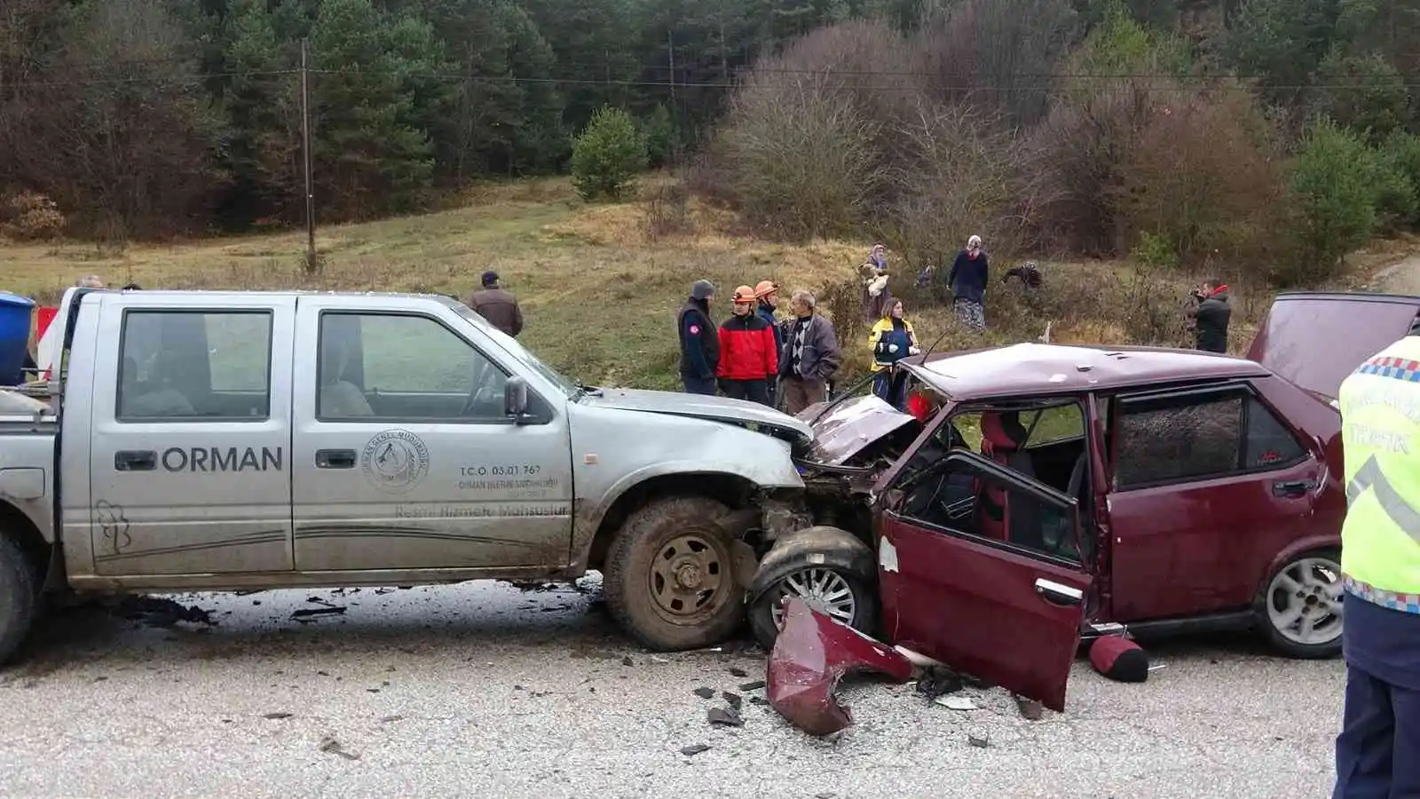 Ekipler yaralılar, köylü kadınlar tavuklar için seferber oldu