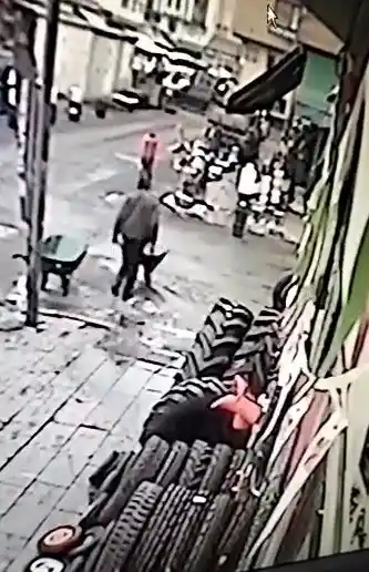 El arabası hırsızlığı kamerada