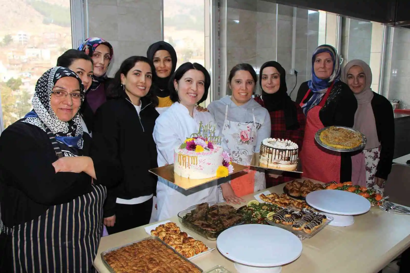En 'tatlı' kurs, kadınların hayallerini süslüyor