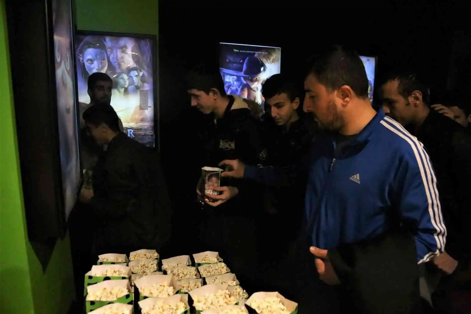 Engelli bireyler, Milletvekili Serkan Bayram’ın hayat mücadelesinin anlatıldığı filmle motive oldu