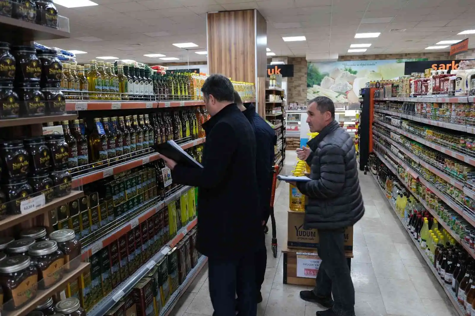 Erzincan’da marketlerde ürün denetimi