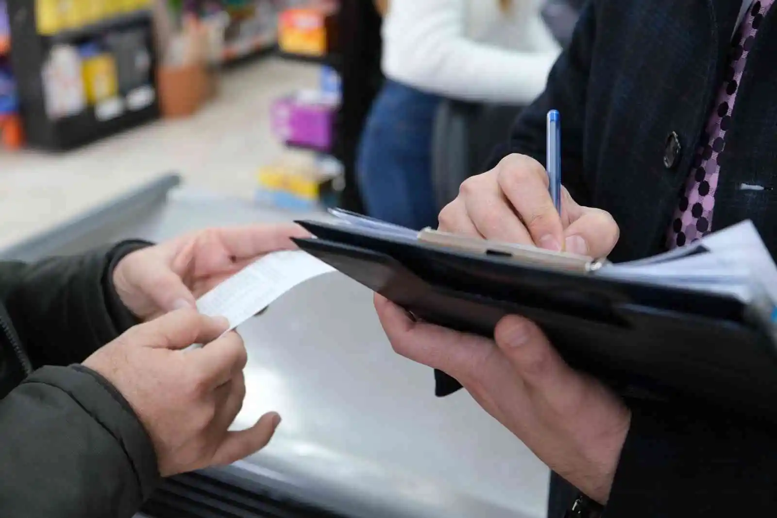 Erzincan’da marketlerde ürün denetimi