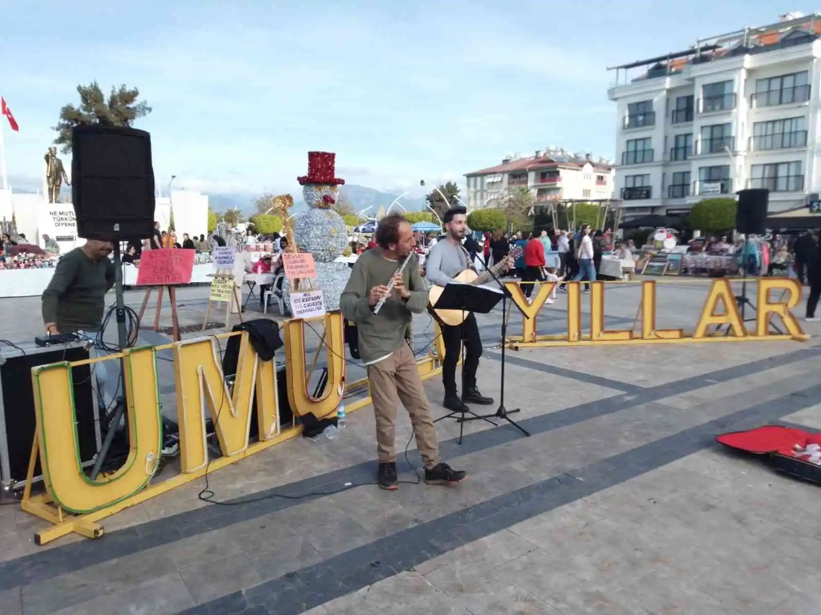 Fethiye'de yeni yıl pazarı kuruldu