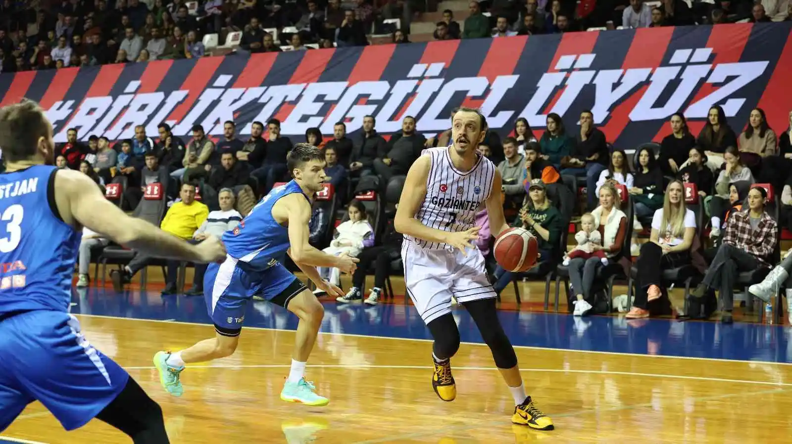 FIBA Erkekler Avrupa Kupası: Gaziantep Basketbol: 77 - Kalev: 62