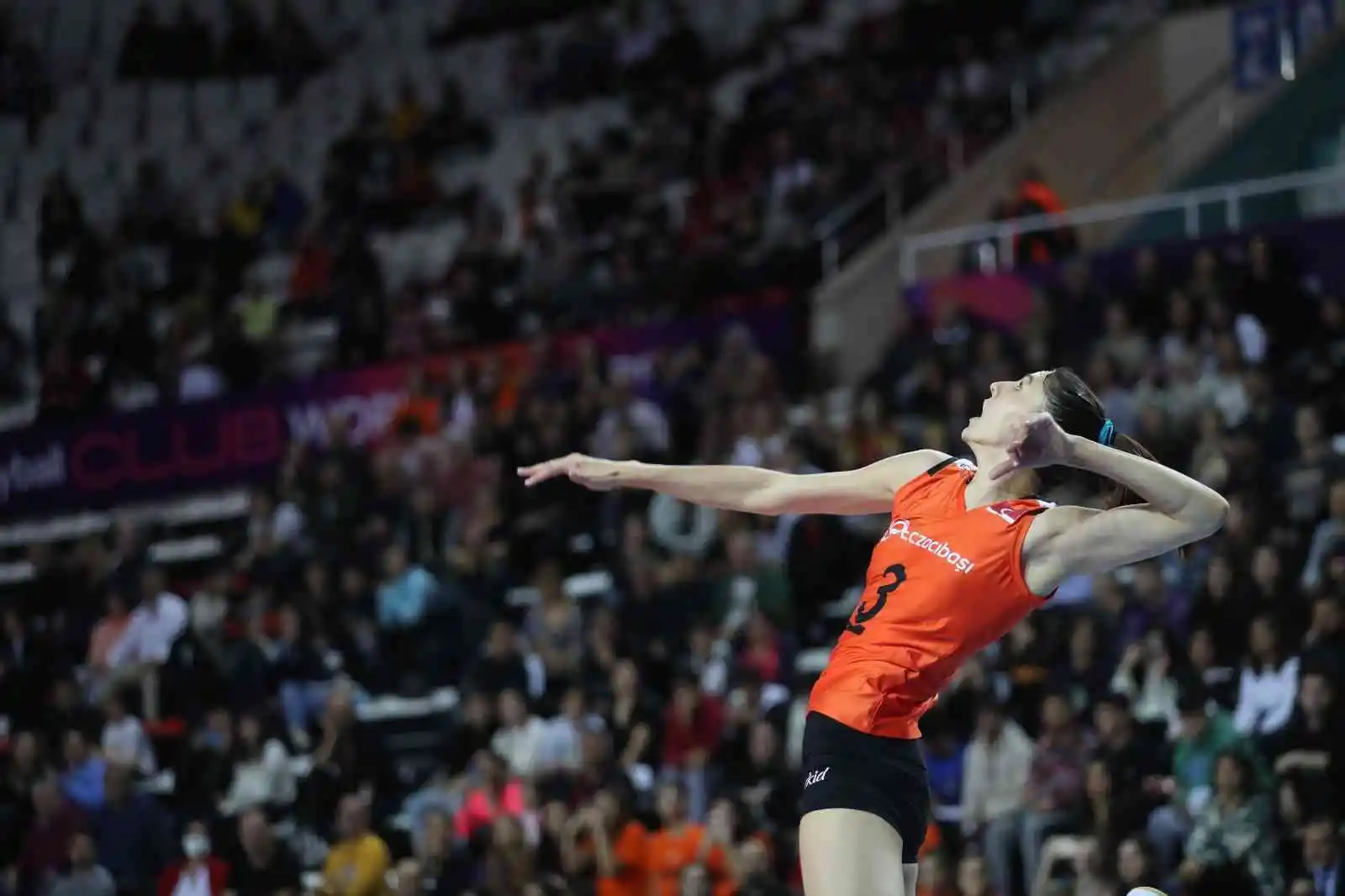 FIVB Kulüpler Dünya Şampiyonası: Eczacıbaşı Dynavit: 3 - Dentil Prai Clube: 0
