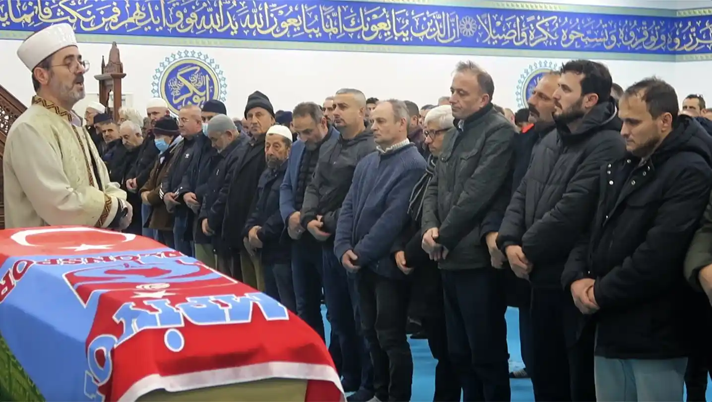 Fransa’da öldürülen 19 yaşındaki Türk gencin cenazesi Türkiye’ye uğurlandı