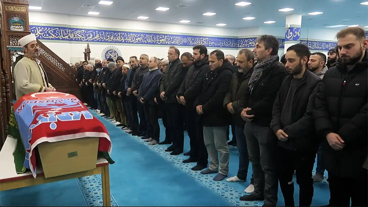 Fransa’da öldürülen 19 yaşındaki Türk gencin cenazesi Türkiye’ye uğurlandı