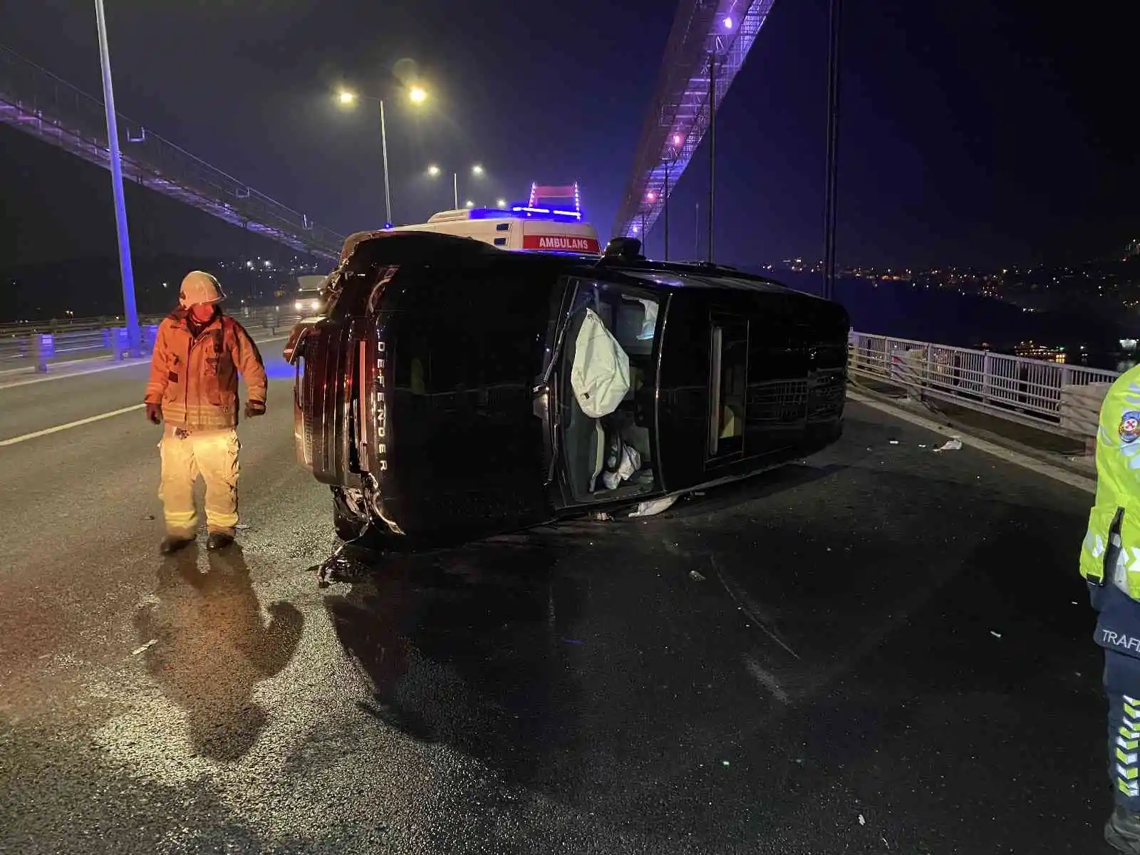 FSM Köprüsü'nde zincirleme kaza: 3 yaralı