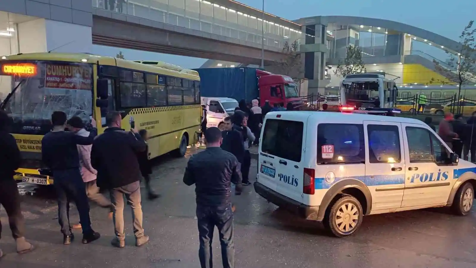 Gaziantep'te zincirleme kaza: 12 yaralı
