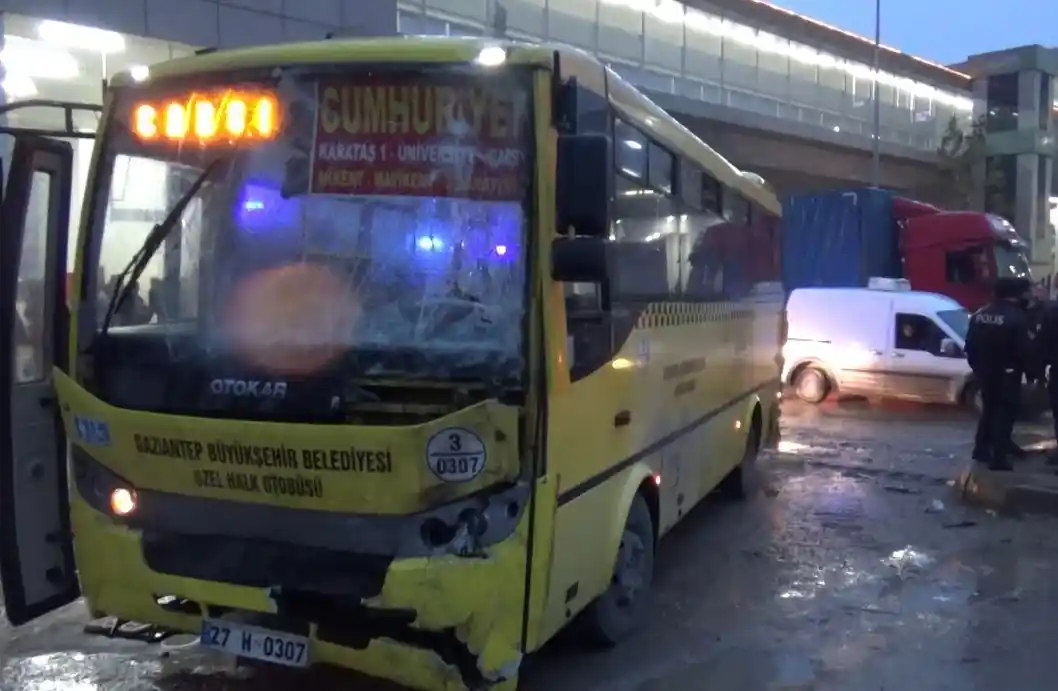 Gaziantep’te zincirleme trafik kazası: 17 yaralı
